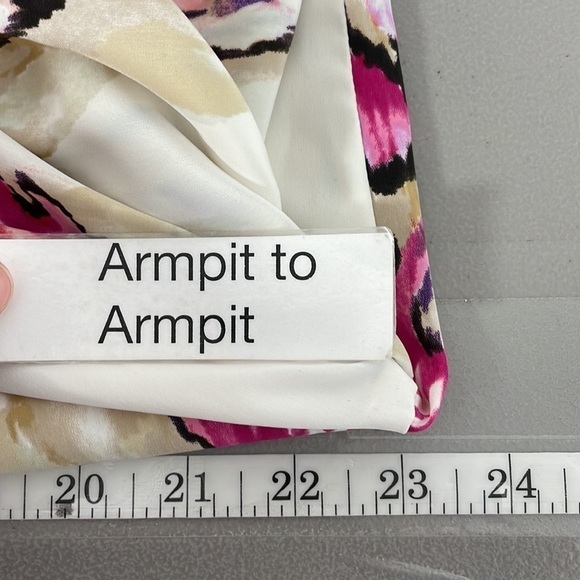 Chico’s Blouse Top Paisely Pink Cream Chico’s Size 12 Large - Picture 14 of 15